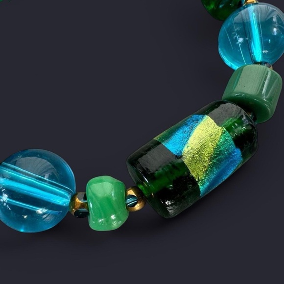 Blue Green Chunky Glass Bead Bracelet - Picture 6 of 6